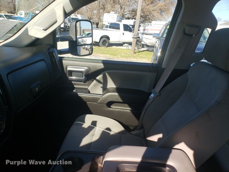 image for item GA9306 2016 Chevrolet Silverado 3500 Double Cab utility bed pickup truck