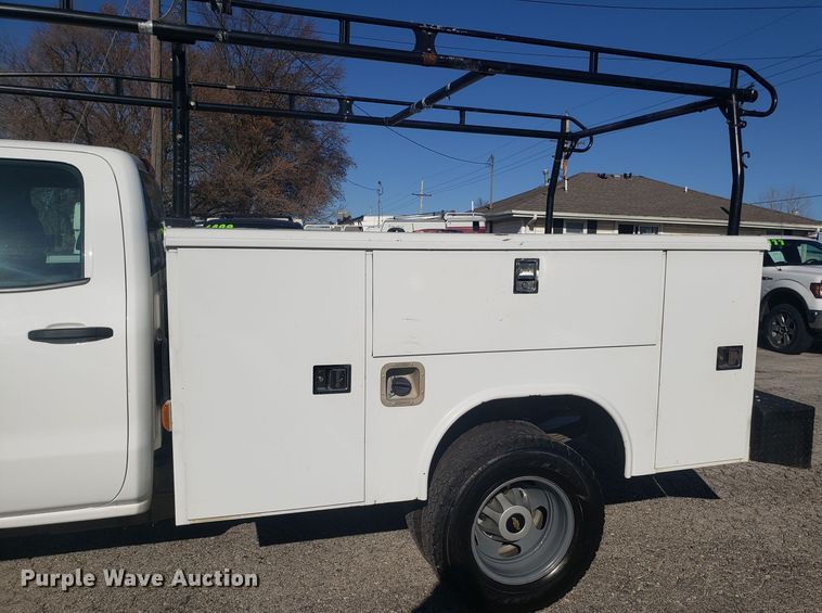 image for item GA9306 2016 Chevrolet Silverado 3500 Double Cab utility bed pickup truck