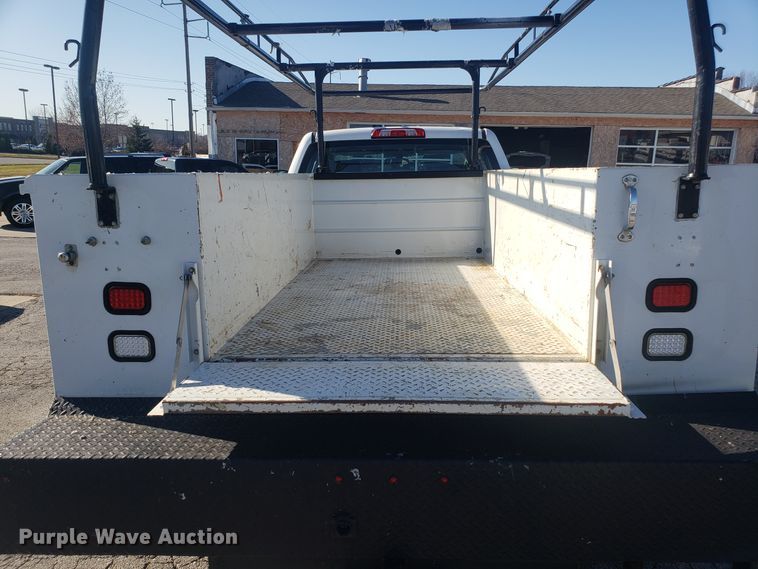 image for item GA9306 2016 Chevrolet Silverado 3500 Double Cab utility bed pickup truck