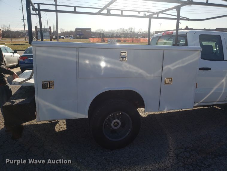 image for item GA9306 2016 Chevrolet Silverado 3500 Double Cab utility bed pickup truck