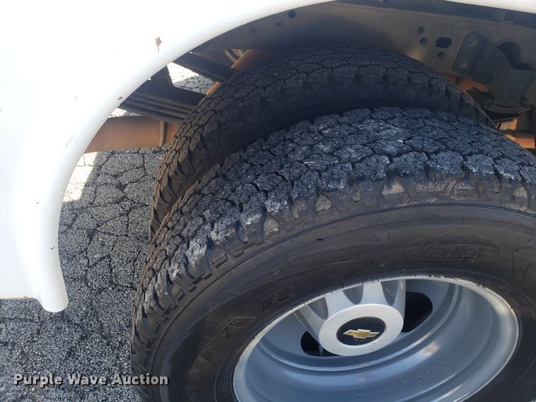 image for item GA9306 2016 Chevrolet Silverado 3500 Double Cab utility bed pickup truck