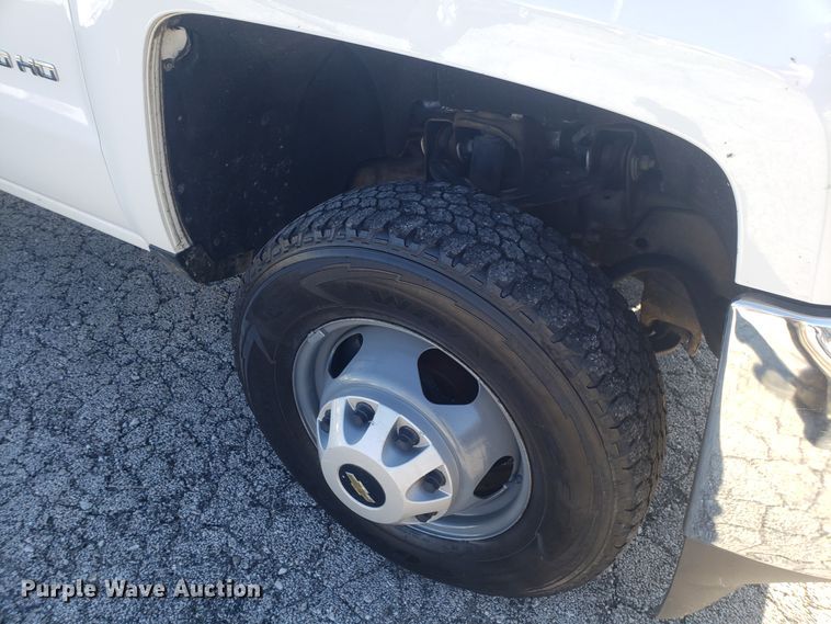 image for item GA9306 2016 Chevrolet Silverado 3500 Double Cab utility bed pickup truck