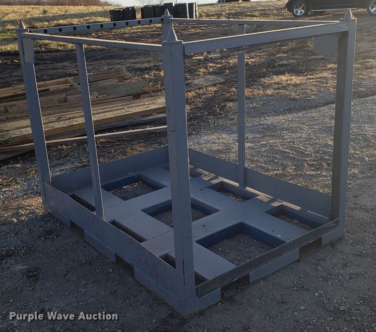 image for item GA9310 Steel pallet