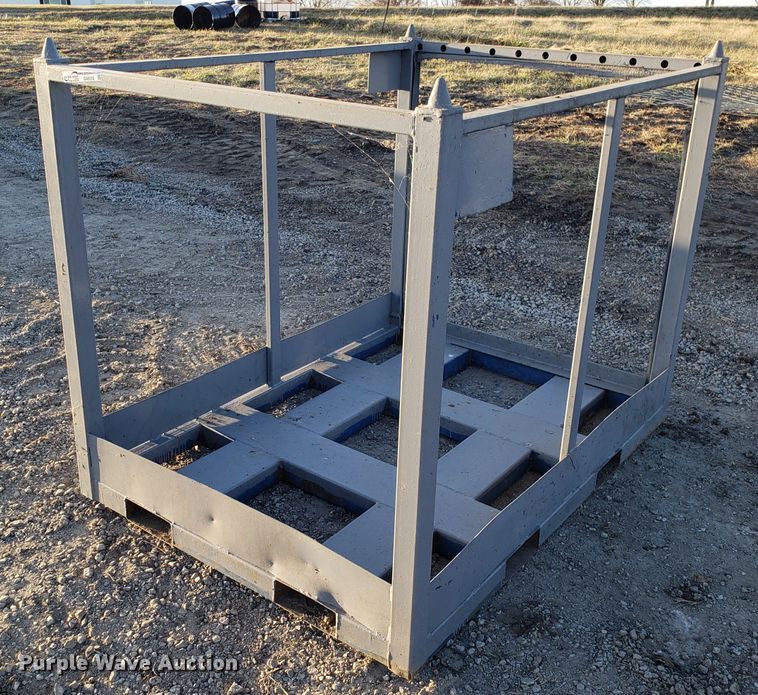 image for item GA9310 Steel pallet