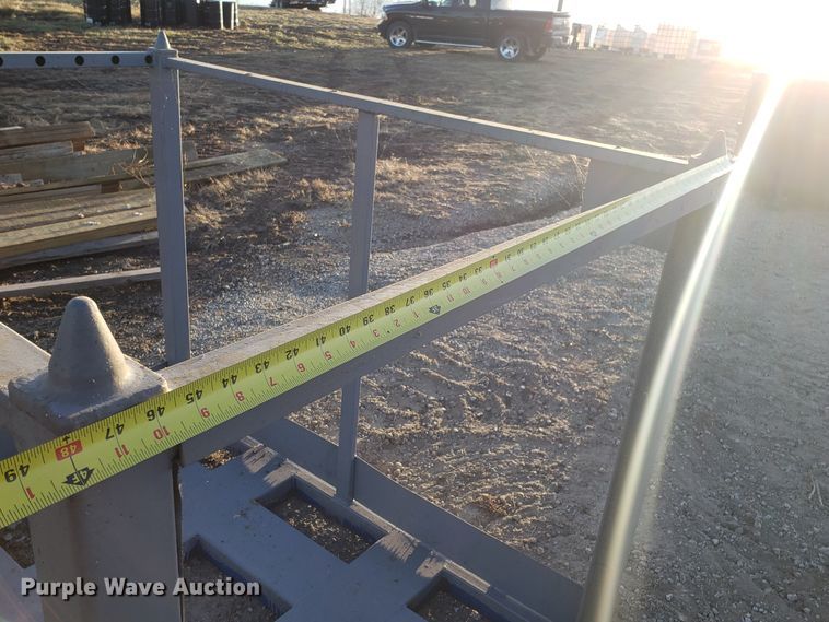 image for item GA9310 Steel pallet