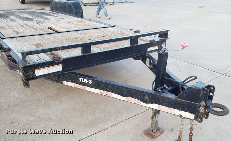 image for item GA9315 2014 Novae Sure Trac tilt deck equipment trailer