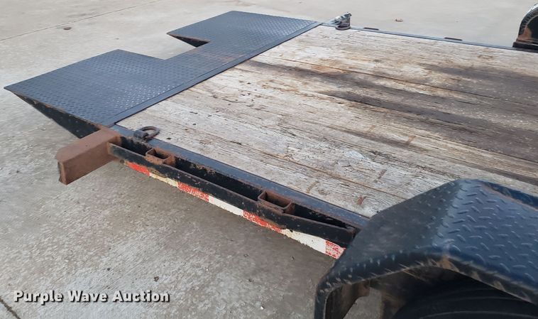 image for item GA9315 2014 Novae Sure Trac tilt deck equipment trailer