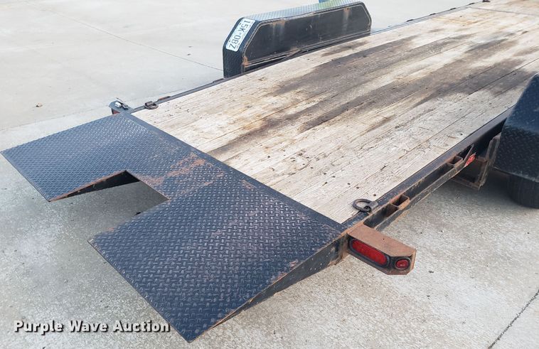 image for item GA9315 2014 Novae Sure Trac tilt deck equipment trailer