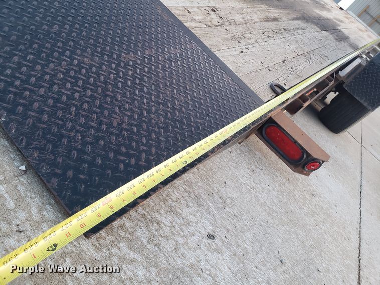 image for item GA9315 2014 Novae Sure Trac tilt deck equipment trailer