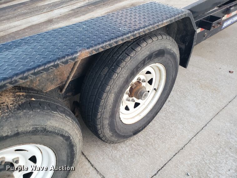 image for item GA9315 2014 Novae Sure Trac tilt deck equipment trailer