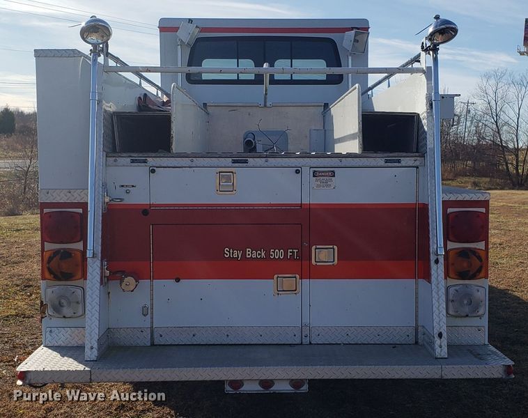 image for item GA9318 1979 Ford F800 fire truck