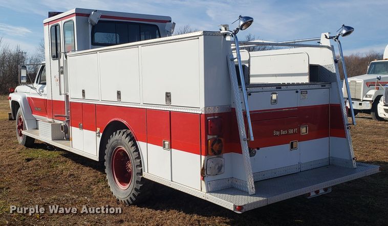 image for item GA9318 1979 Ford F800 fire truck