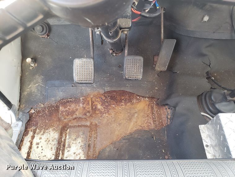 image for item GA9318 1979 Ford F800 fire truck