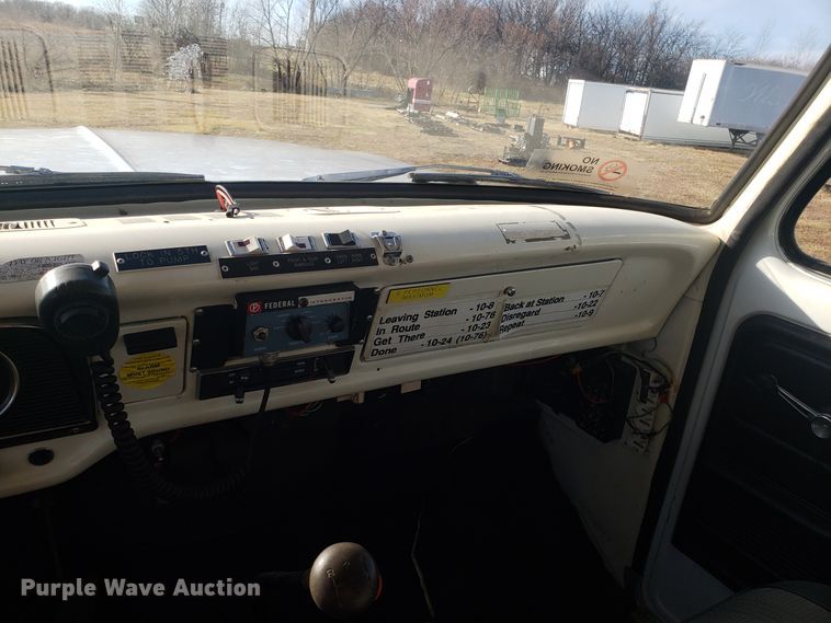 image for item GA9318 1979 Ford F800 fire truck