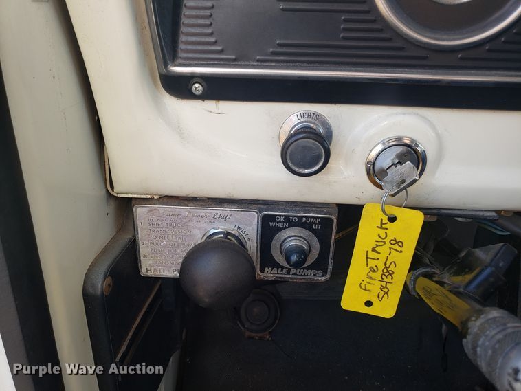 image for item GA9318 1979 Ford F800 fire truck