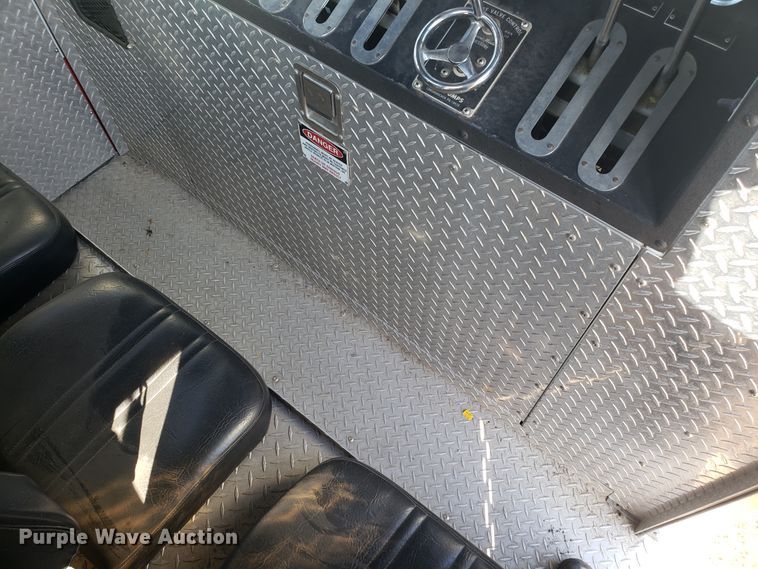 image for item GA9318 1979 Ford F800 fire truck