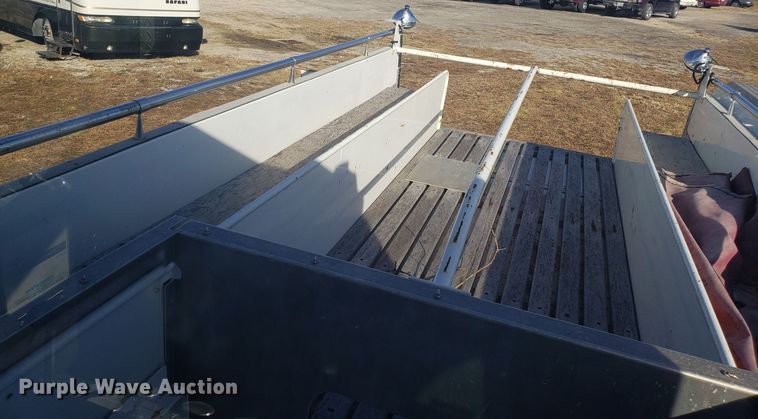 image for item GA9318 1979 Ford F800 fire truck