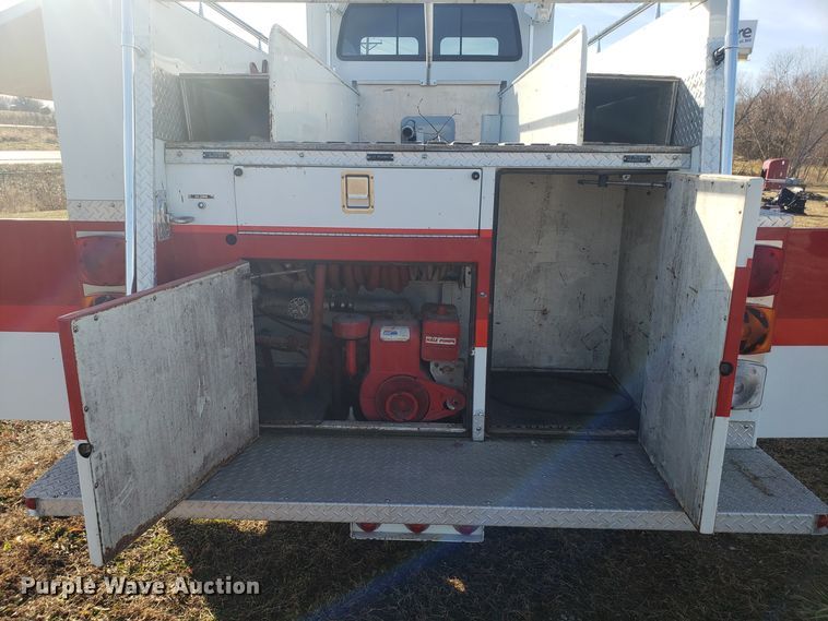 image for item GA9318 1979 Ford F800 fire truck