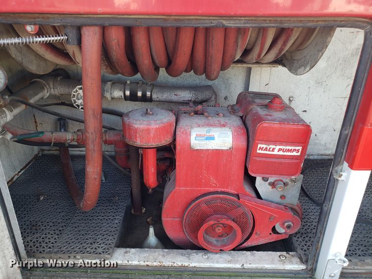 image for item GA9318 1979 Ford F800 fire truck