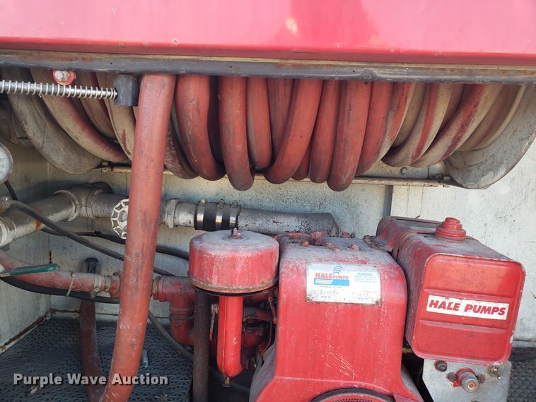 image for item GA9318 1979 Ford F800 fire truck