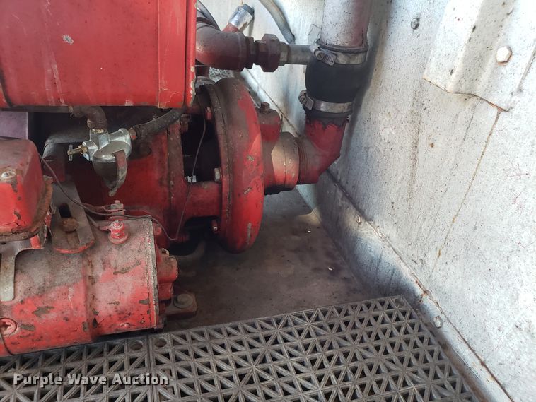 image for item GA9318 1979 Ford F800 fire truck