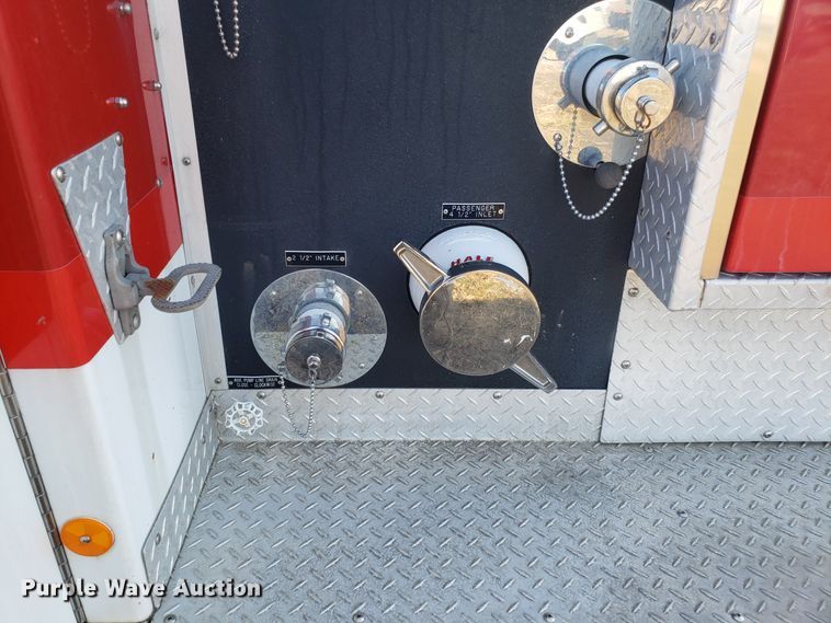 image for item GA9318 1979 Ford F800 fire truck