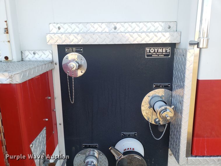 image for item GA9318 1979 Ford F800 fire truck