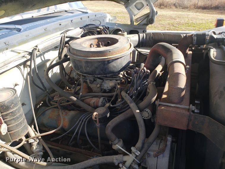 image for item GA9318 1979 Ford F800 fire truck