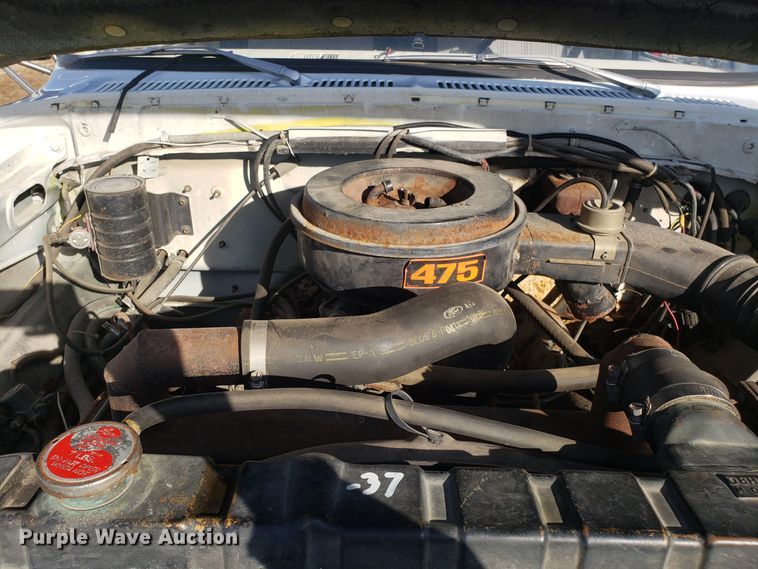 image for item GA9318 1979 Ford F800 fire truck