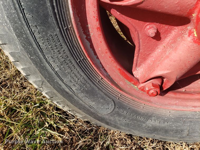 image for item GA9318 1979 Ford F800 fire truck