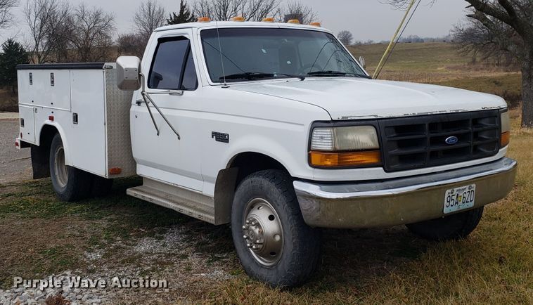 image for item GA9320 1992 Ford F350 utility bed pickup truck