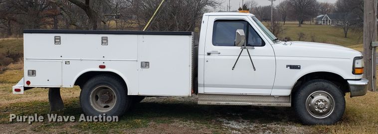 image for item GA9320 1992 Ford F350 utility bed pickup truck