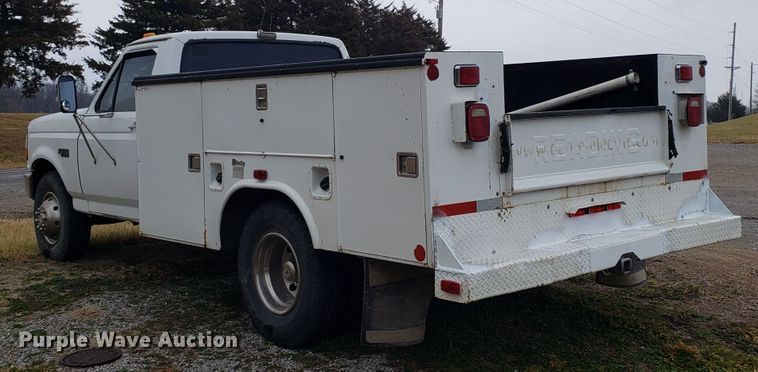 image for item GA9320 1992 Ford F350 utility bed pickup truck