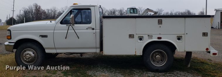 image for item GA9320 1992 Ford F350 utility bed pickup truck