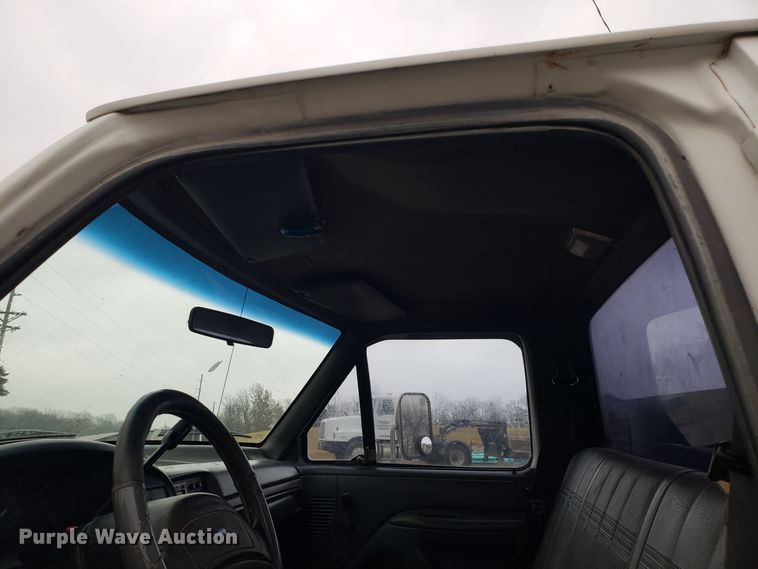 image for item GA9320 1992 Ford F350 utility bed pickup truck