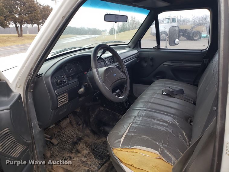 image for item GA9320 1992 Ford F350 utility bed pickup truck