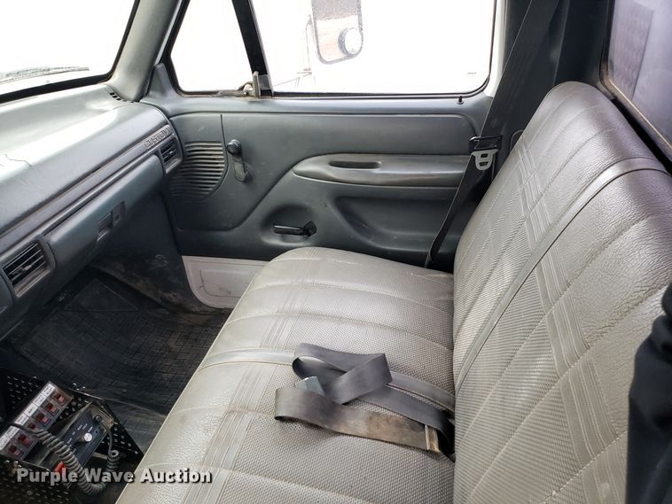 image for item GA9320 1992 Ford F350 utility bed pickup truck