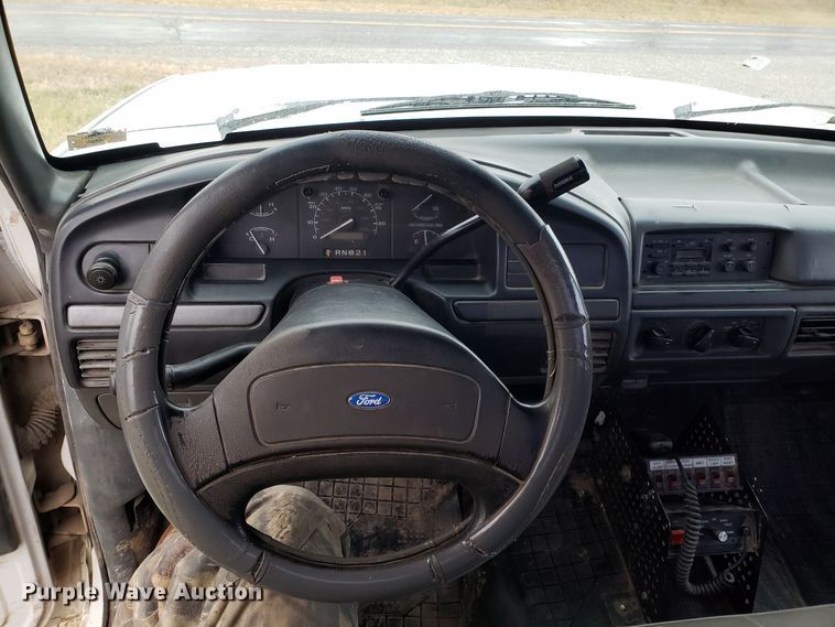 image for item GA9320 1992 Ford F350 utility bed pickup truck