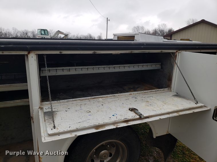 image for item GA9320 1992 Ford F350 utility bed pickup truck