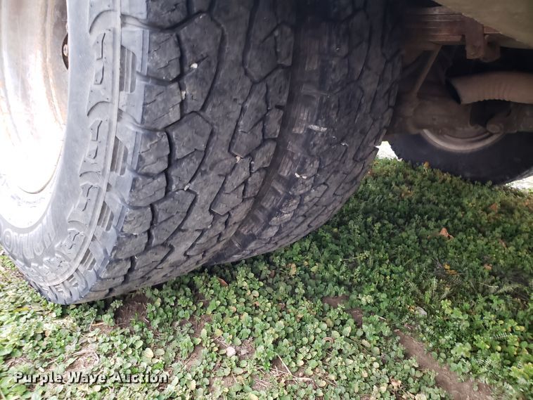 image for item GA9320 1992 Ford F350 utility bed pickup truck