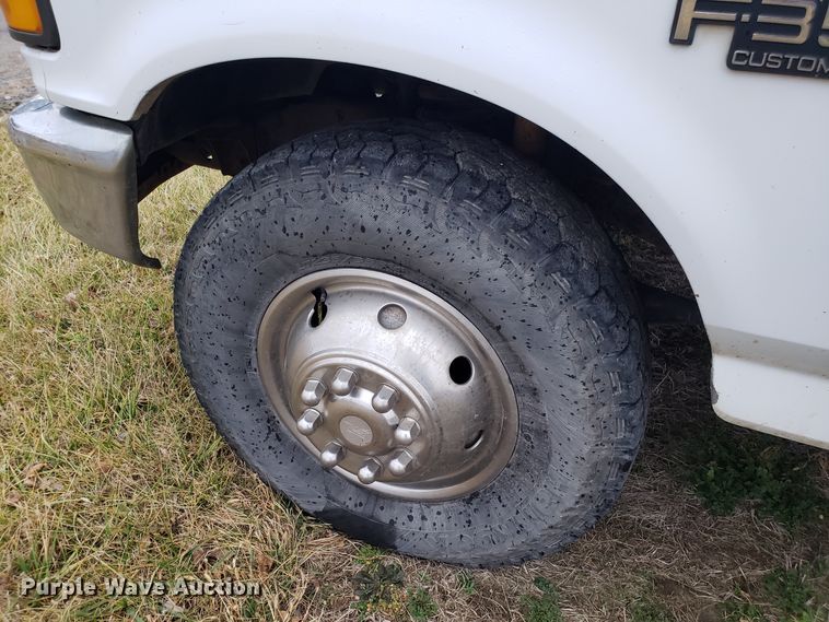 image for item GA9320 1992 Ford F350 utility bed pickup truck