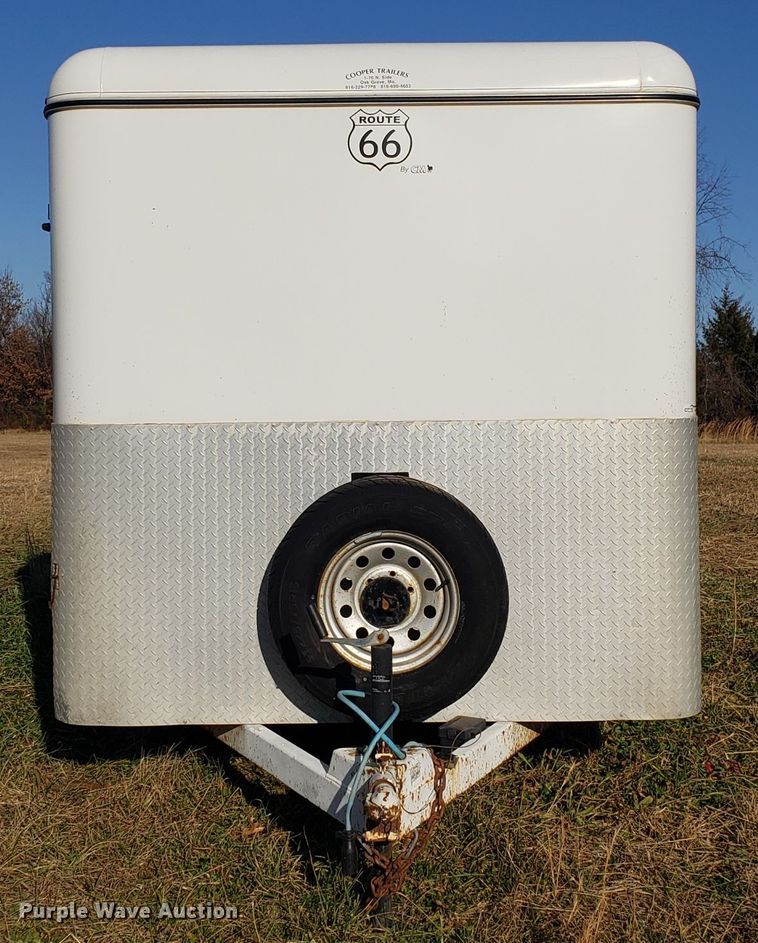 image for item GA9324 2004 Cm Trailers enclosed cargo trailer