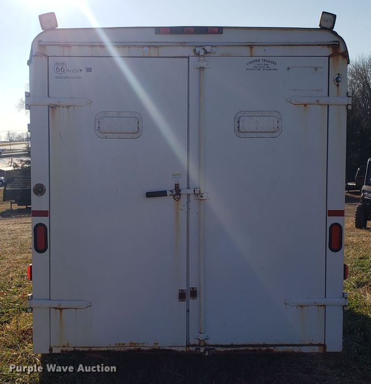 image for item GA9324 2004 Cm Trailers enclosed cargo trailer