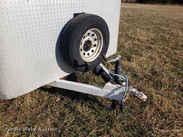 image for item GA9324 2004 Cm Trailers enclosed cargo trailer