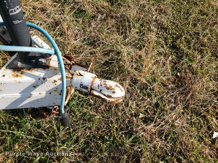 image for item GA9324 2004 Cm Trailers enclosed cargo trailer