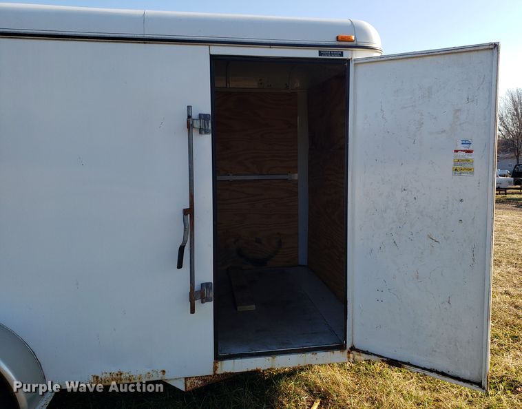 image for item GA9324 2004 Cm Trailers enclosed cargo trailer