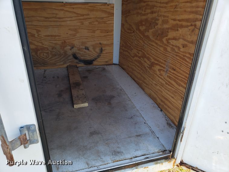 image for item GA9324 2004 Cm Trailers enclosed cargo trailer