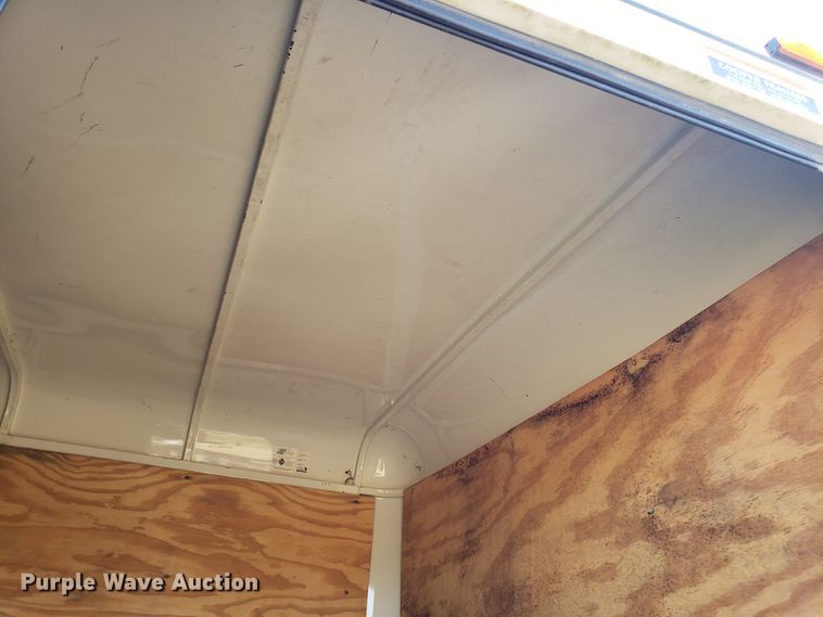 image for item GA9324 2004 Cm Trailers enclosed cargo trailer