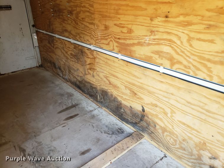 image for item GA9324 2004 Cm Trailers enclosed cargo trailer