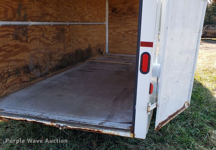 image for item GA9324 2004 Cm Trailers enclosed cargo trailer